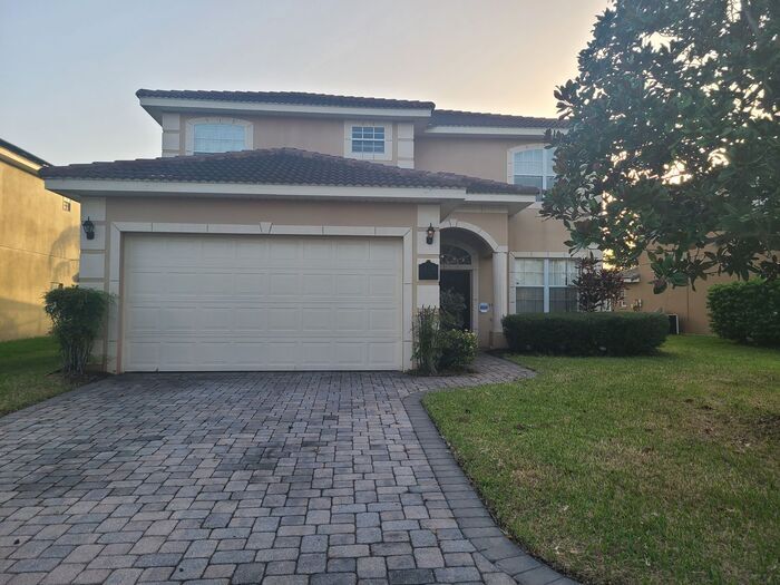 225 Vista Dr in Davenport, FL - Building Photo