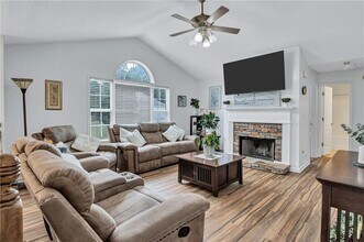 271 Oak Glen Dr in Dallas, GA - Building Photo - Building Photo