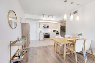 2602 E Hallandale Beach Blvd in Hallandale Beach, FL - Building Photo