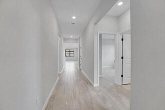 845 SE Courances Dr in Port St. Lucie, FL - Building Photo - Building Photo