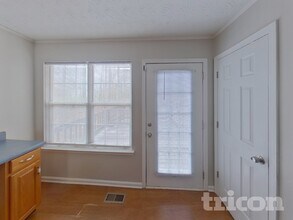 5085 Forest View Trail in Douglasville, GA - Foto de edificio - Building Photo