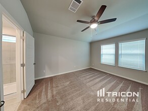 13685 Paxton Blvd in Saint Hedwig, TX - Building Photo - Building Photo