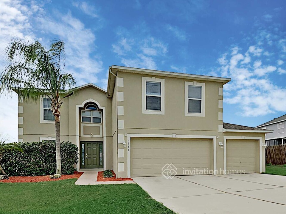 3277 White Blossom Ln in Clermont, FL - Building Photo