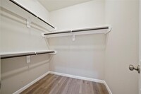 8005 Carver Rd photo'