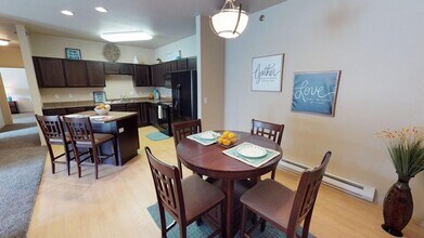 Stonebridge Villas in Minot, ND - Foto de edificio - Interior Photo