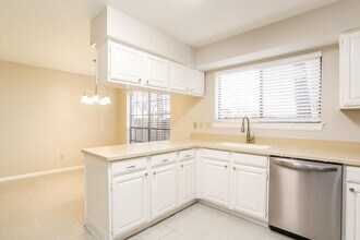 30 Sylvan Forest Dr in Spring, TX - Building Photo - Building Photo