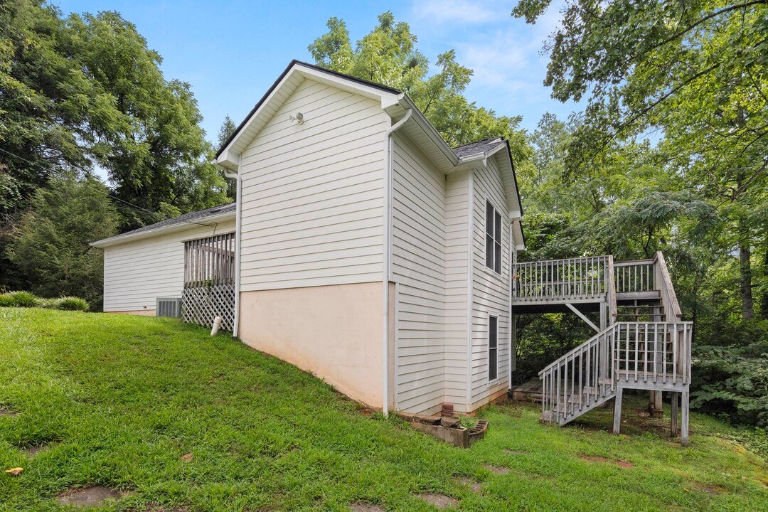 1 Gash Farm Rd in Asheville, NC - Foto de edificio