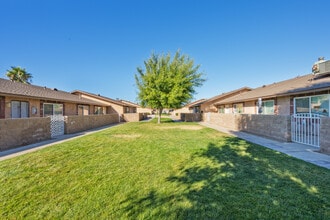 Desert View Apartments in Hesperia, CA - Building Photo - Building Photo