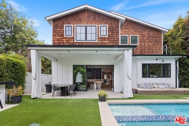 property at 4225 Alcove Ave