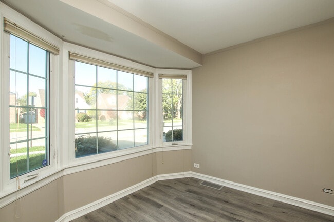 5815 N Canfield Ave in Chicago, IL - Building Photo - Building Photo