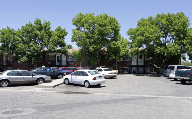 3005 Denver St in Evans, CO - Foto de edificio - Building Photo