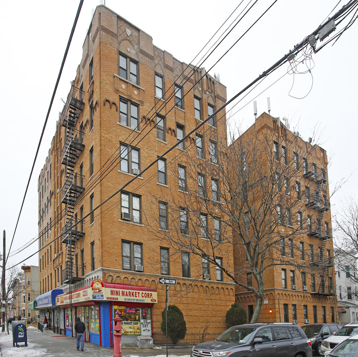 115 Logan St in Brooklyn, NY - Foto de edificio