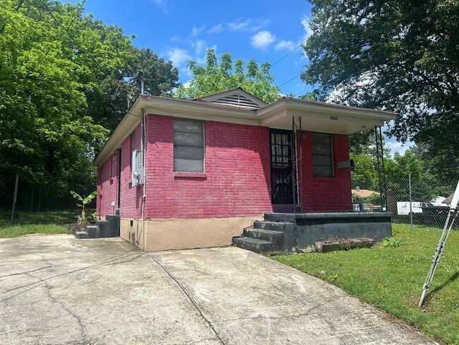property at 2906 Mimosa Ave