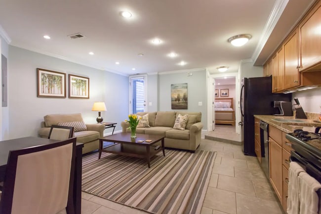 513 7th St SE, Unit B in Washington, DC - Building Photo - Building Photo