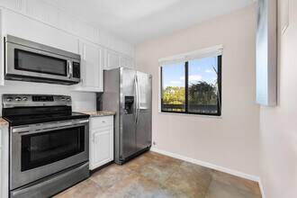 1501 Marina Isle Way in Jupiter, FL - Foto de edificio - Building Photo