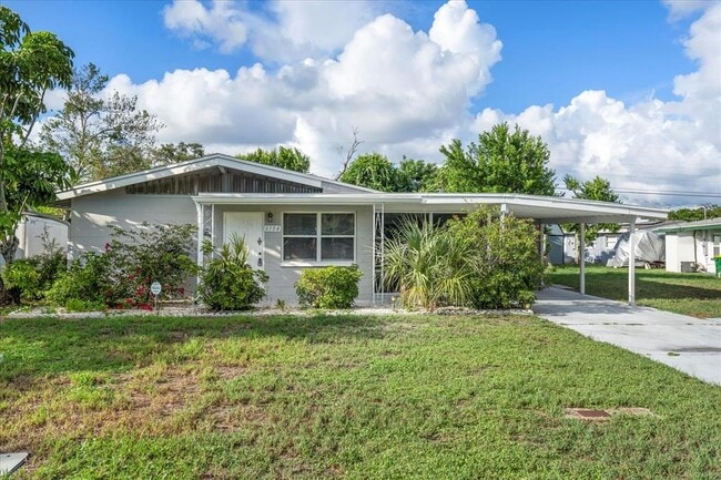 property at 1104 W Hillcrest Dr