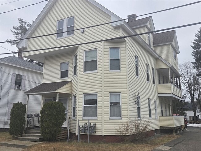 12 Connors St, Unit 3 in Fitchburg, MA - Building Photo - Building Photo