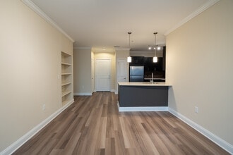 Gables Centerpointe in Fairfax, VA - Building Photo - Interior Photo