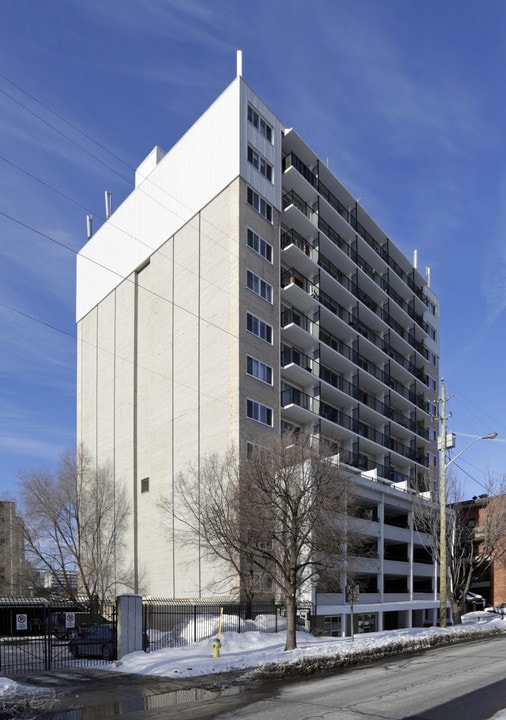 Croydon Apartments in Ottawa, ON - Building Photo