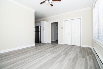 655 W Roscoe St in Chicago, IL - Building Photo - Building Photo