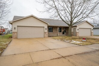 3610 N Marcos Ln in Appleton, WI - Building Photo - Building Photo