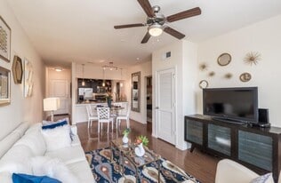 800 Town and Country Blvd in Houston, TX - Building Photo