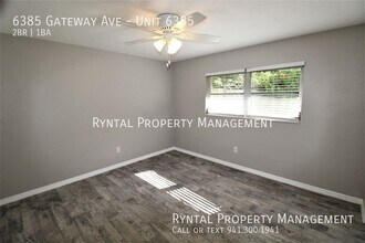 6385 Gateway Ave-Unit -Unit 6385 in Sarasota, FL - Building Photo - Building Photo