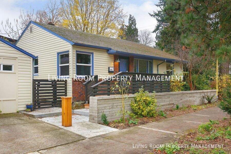 8414 N Peninsular Ave in Portland, OR - Building Photo