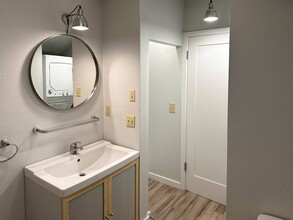 848 3rd St, Unit B in Santa Rosa, CA - Foto de edificio - Building Photo