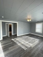 2409 Applegate Ave in Klamath Falls, OR - Building Photo - Building Photo