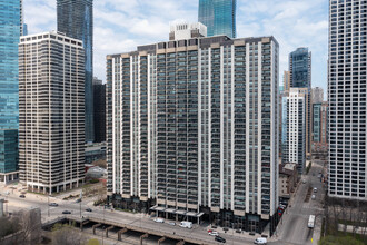 400 E Randolph St in Chicago, IL - Building Photo - Building Photo