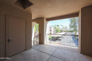 17017 N 12th St in Phoenix, AZ - Building Photo