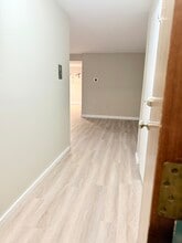 5 Louisburg Square in Nashua, NH - Building Photo - Building Photo