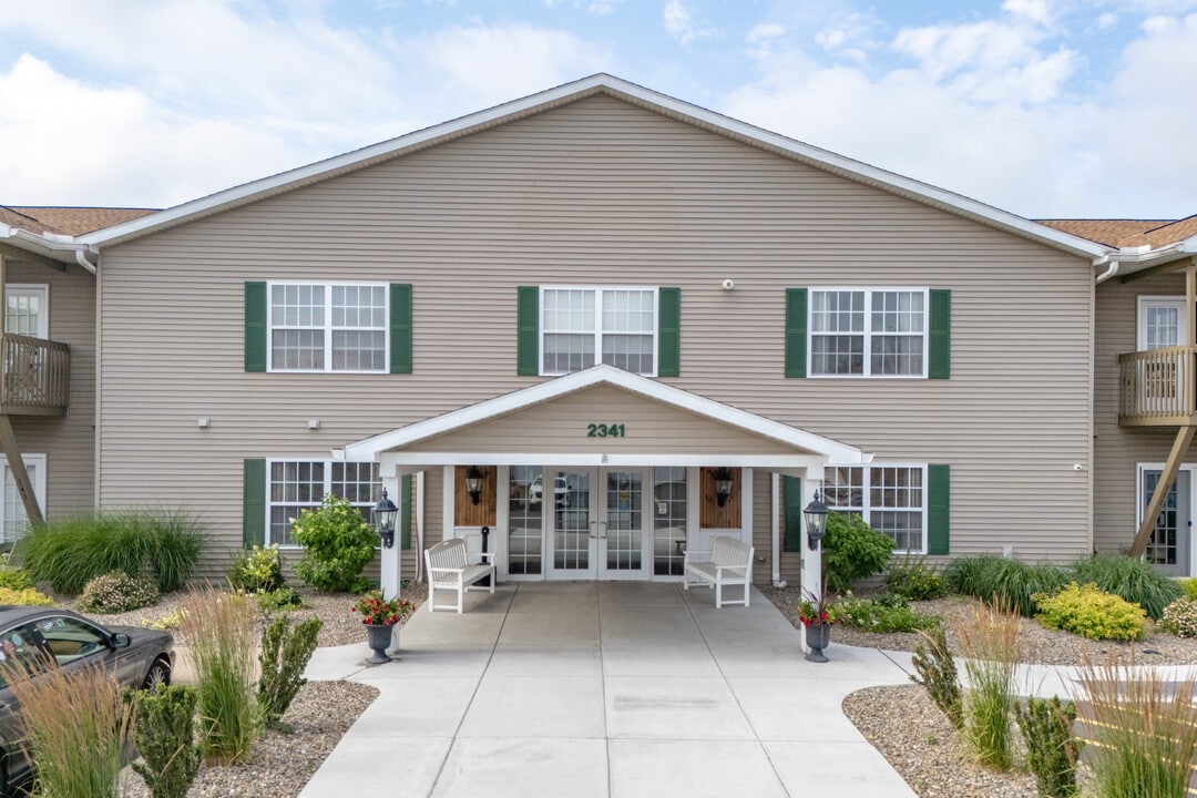 Union Square Senior Apartments in West Seneca, NY - Foto de edificio