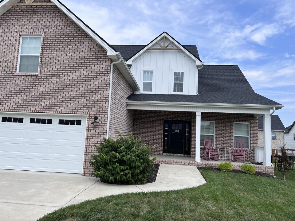 557 Dexter Dr in Clarksville, TN - Building Photo