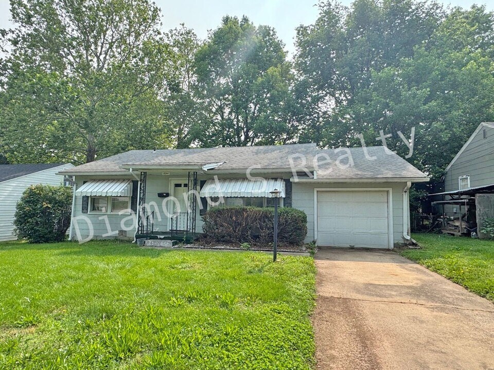 1644 S Weaver Ave in Springfield, MO - Building Photo