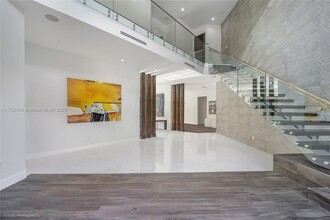 56 Samana Dr in Miami, FL - Building Photo - Building Photo