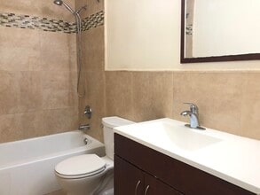 5811 NE 14th Rd-Unit -Unit 4 in Fort Lauderdale, FL - Building Photo - Building Photo