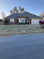 5620 S 98th St in Fort Smith, AR - Building Photo