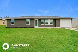 1421 NE 18th Ave in Cape Coral, FL - Building Photo - Building Photo