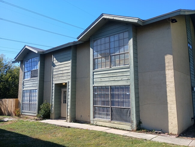Room in Apartment on Starcrest Dr