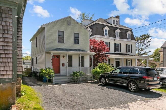 property at 17 Narragansett Ave