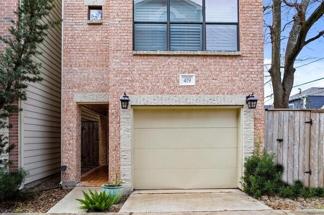 property at 419 W 26th St