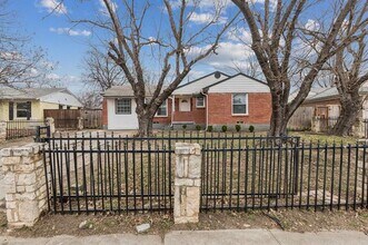 10710 Joaquin Dr in Dallas, TX - Building Photo - Building Photo