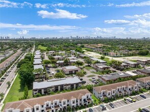 842 NE 209th St in Miami, FL - Building Photo - Building Photo