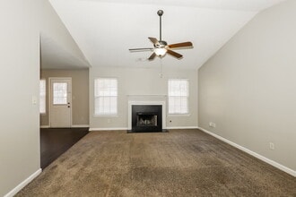 345 Breeze Mdw in Fairburn, GA - Building Photo - Building Photo