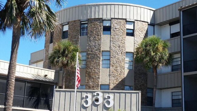 333 N Atlantic Ave in Cocoa Beach, FL - Building Photo - Building Photo