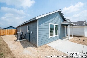 8511 Opal Creek Dr in San Antonio, TX - Building Photo - Building Photo