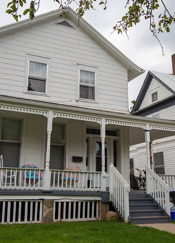 property at 220 E Davenport St