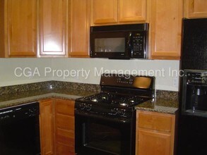 1300 Moon Cir-Unit -1323 in Folsom, CA - Building Photo - Building Photo
